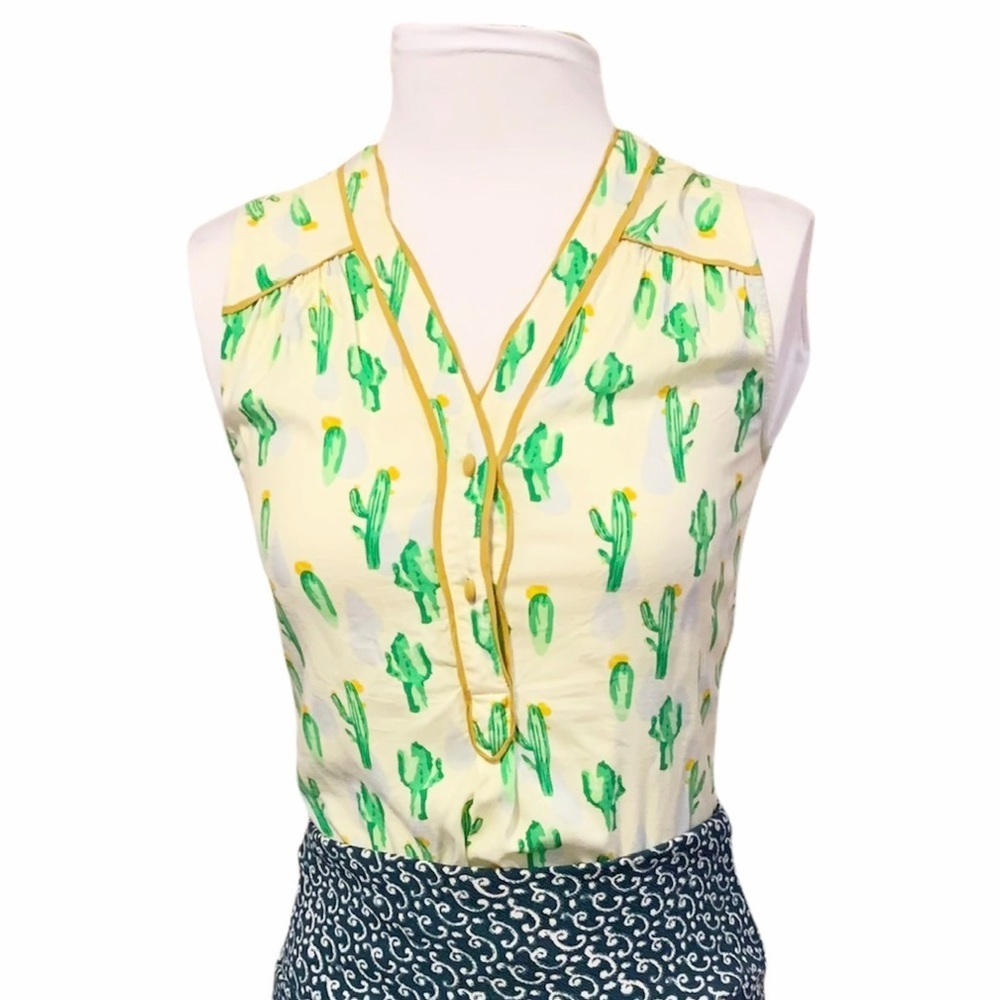 Modcloth Sleeveless Cactus Print Button Down Blouse